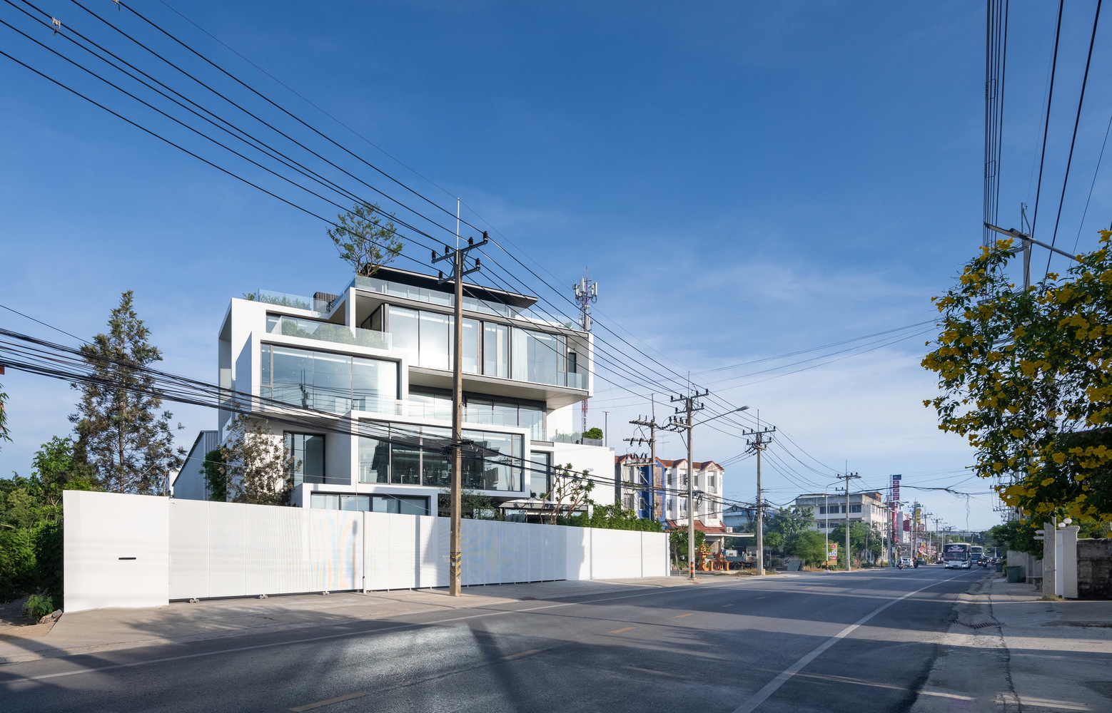 Kiến trúc TQT chuyên thiết kế kiến trúc nội thất và xây nhà trọn gói cho các công trình nhà phố, biệt thự