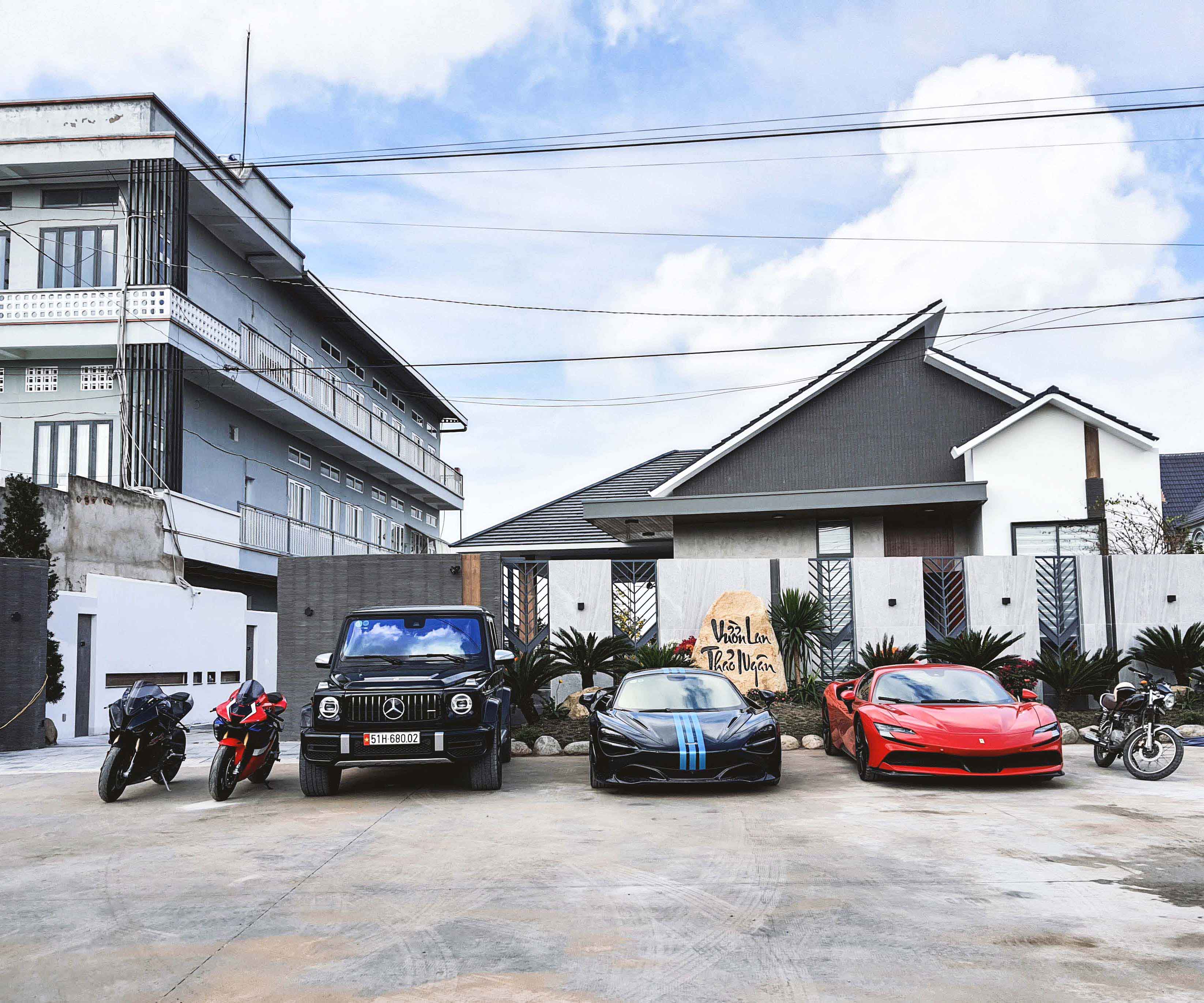 Kiến trúc TQT chuyên thiết kế kiến trúc nội thất và xây nhà trọn gói cho các công trình nhà phố, biệt thự